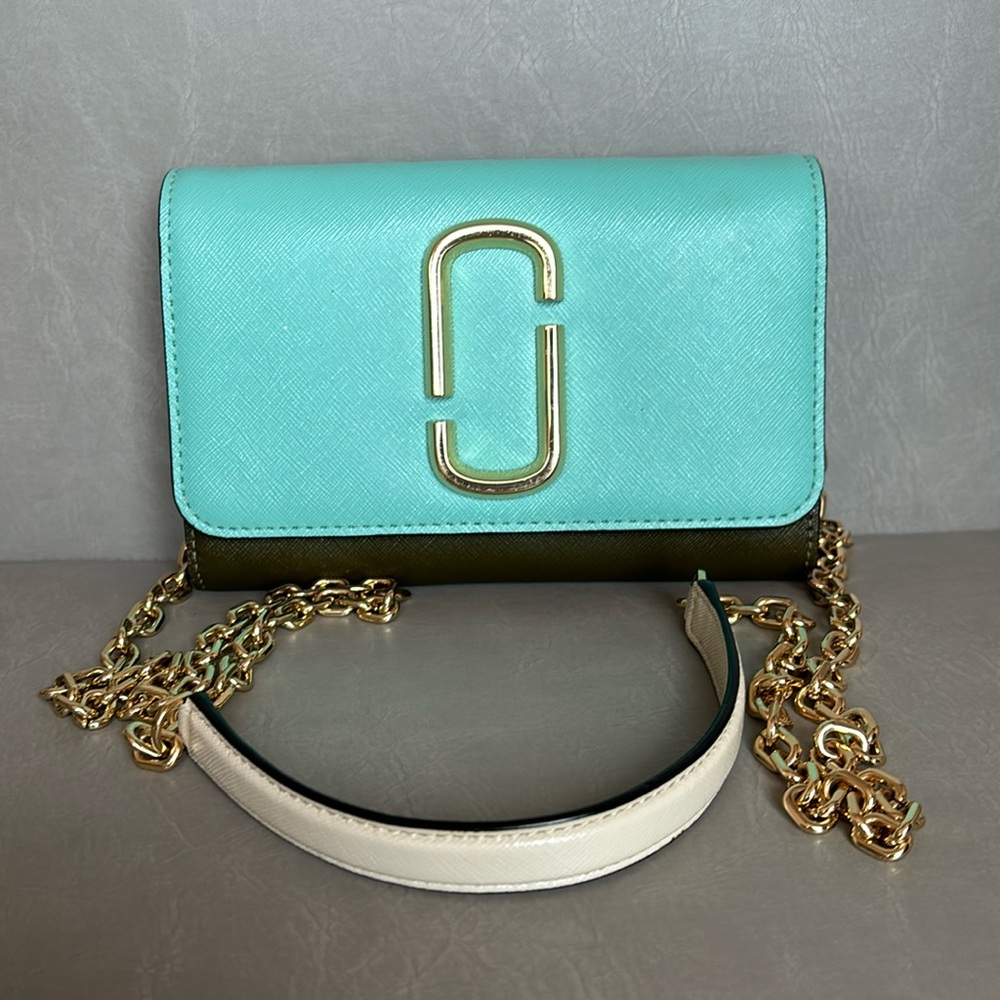 Marc Jacobs sling wallet bag